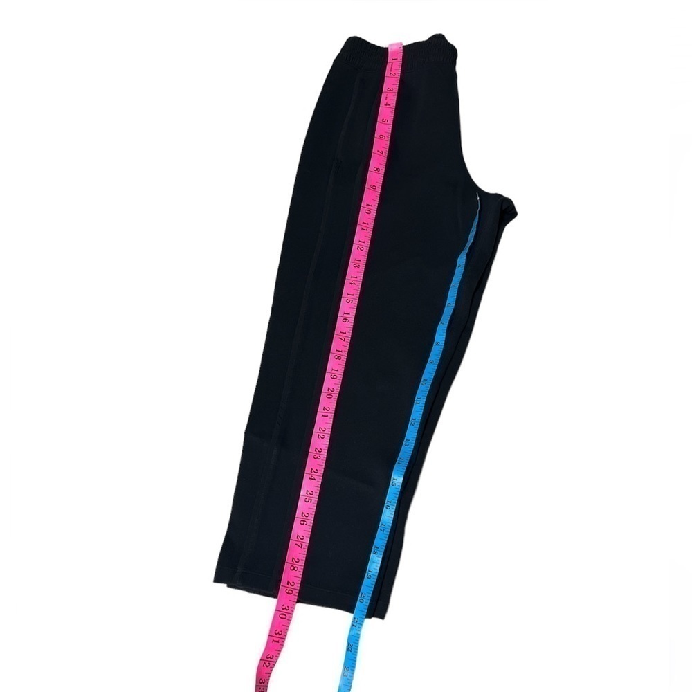 Lululemon Light Strides Crop - Picture 5 of 7